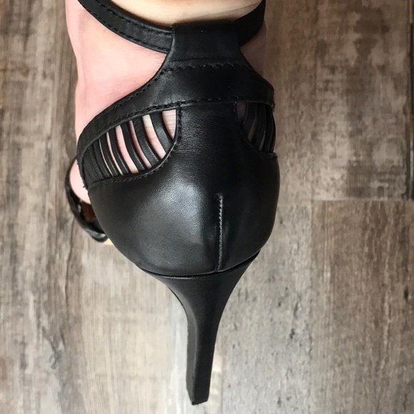 Dolce Vita 8.5 black ankle strap heels - Picture 3 of 5